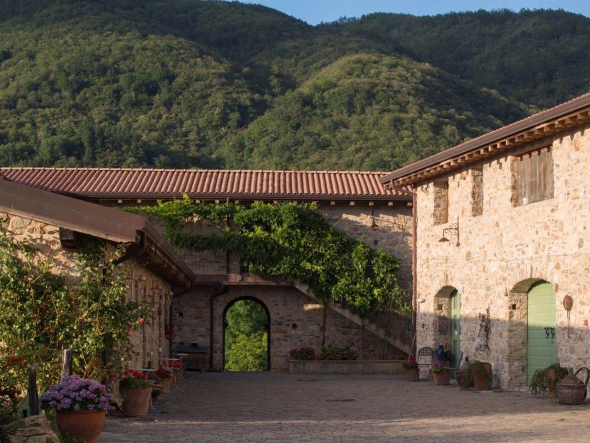 Hotel Podere Conti Filattiera Kültér fotó