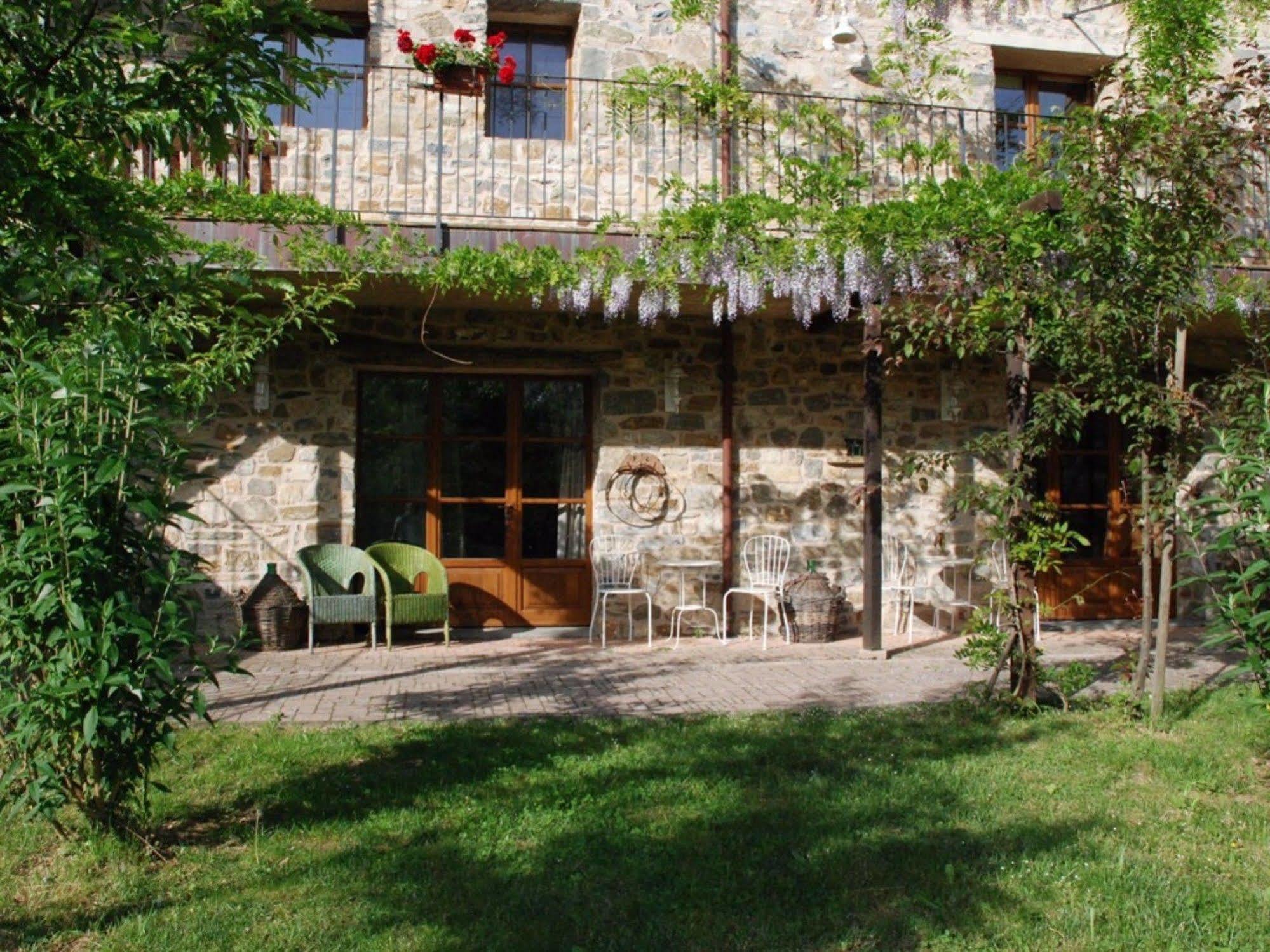 Hotel Podere Conti Filattiera Kültér fotó