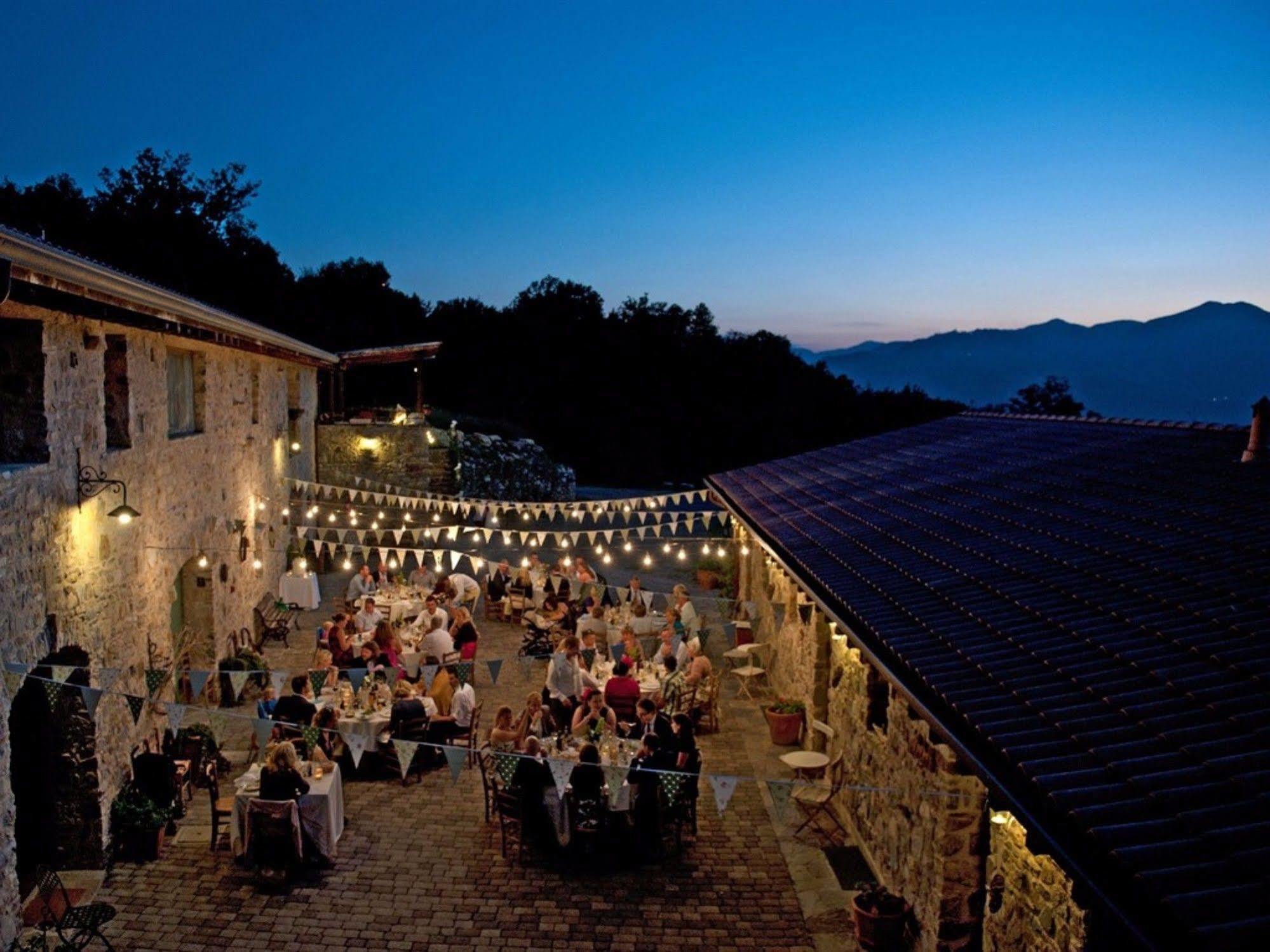 Hotel Podere Conti Filattiera Kültér fotó