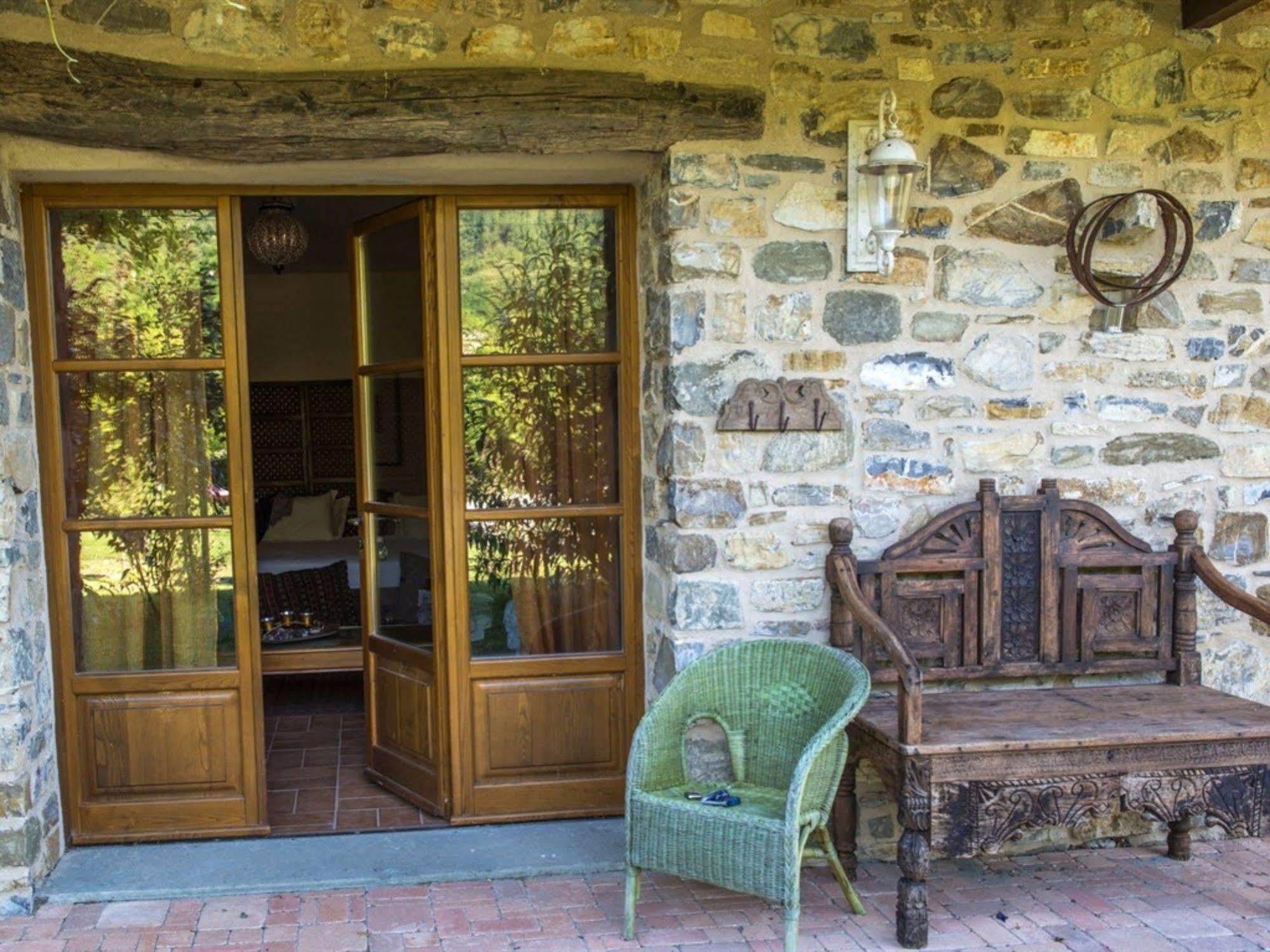 Hotel Podere Conti Filattiera Kültér fotó