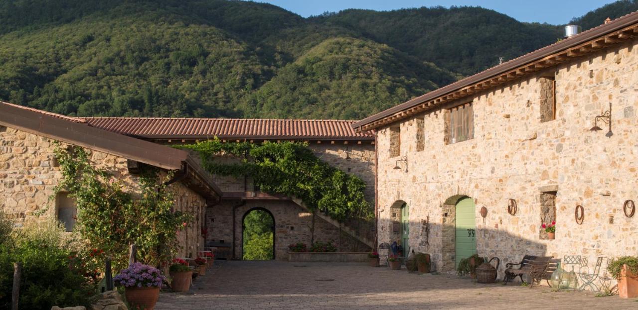 Hotel Podere Conti Filattiera Kültér fotó